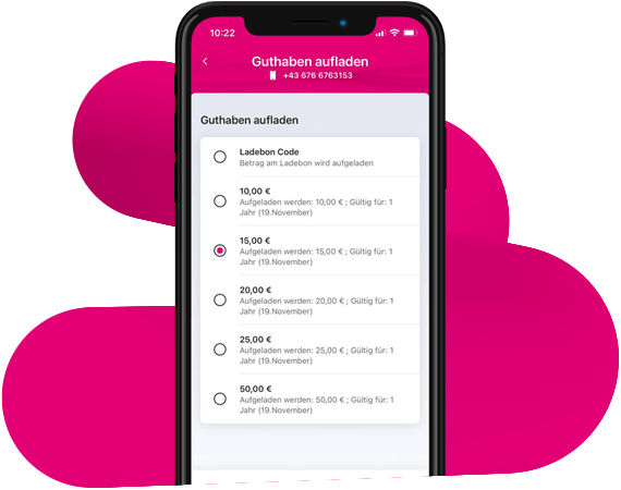Aufladen Smartphone mit geöffneter Mein Magenta App zeigt Guthaben aufladen Screen.