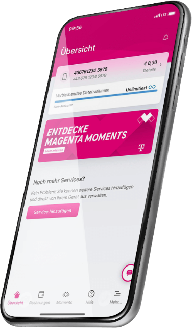 Smartphone mit geöffneter Magenta App zeigt Tarifübersicht, Datenvolumen und Magenta Moments Angebote